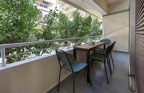 Ilisia Apartment | LIV - Modern Comfort Oasis in Pagrati