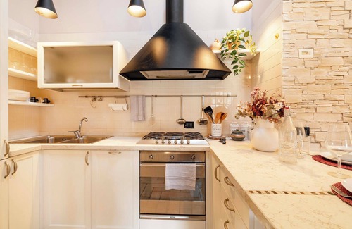 Treviso Apartment | Livable terrace, brightness and comfort, just a step away from the Acorn!