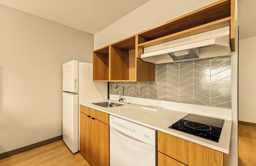 Vineyard Hotel | LivAway Suites Orem-Vineyard