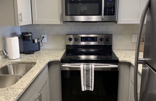 Mid America Condo | Live in style and Luxury by the Water with This Updated Condo in Hot Springs