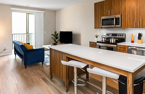 Fairfax Apartment | Live in the Heart of Fairfax - Free parking