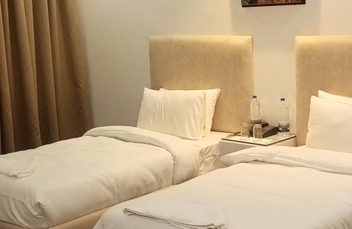 DLF City Hotel | Live Inn Hotel sector 45