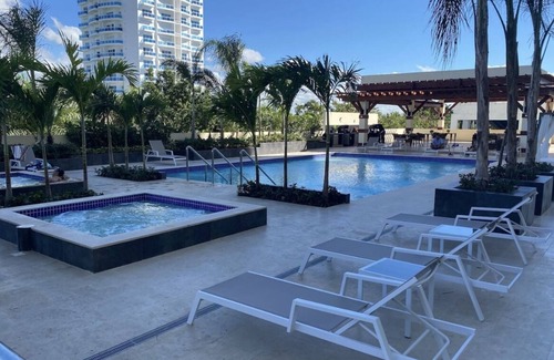Villas Del Mar Apartment | Live it 🏖☀️ Beach-Pools-Wifi-Gym- Games- Parking