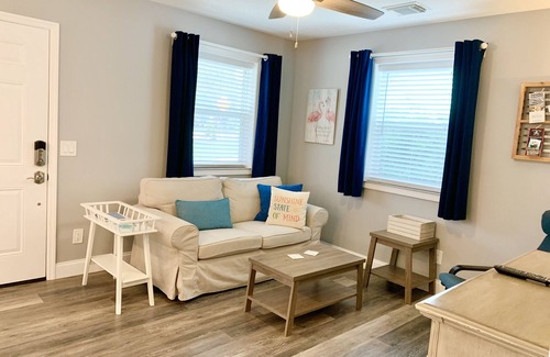 St. Pete Beach Cottage | Live Like a Local :) 2 BLOCKS TO THE BEACH