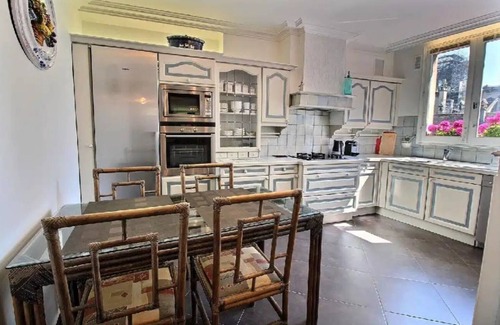 Notre Dame Apartment | Live Like a True Parisian with Jaw-Dropping Notre Dame Views - 60 sqm 2 beds