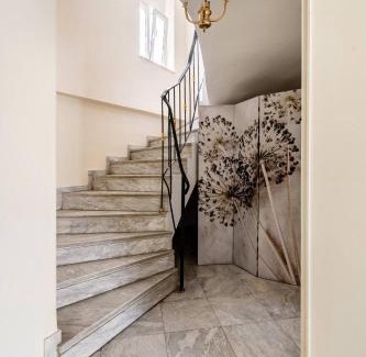 Petralona Apartment | Live like an Athenian!