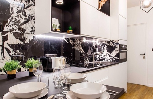 Quartier de la Porte-Saint-Denis Apartment | Live Like Real Parisians in the Heart of Paris