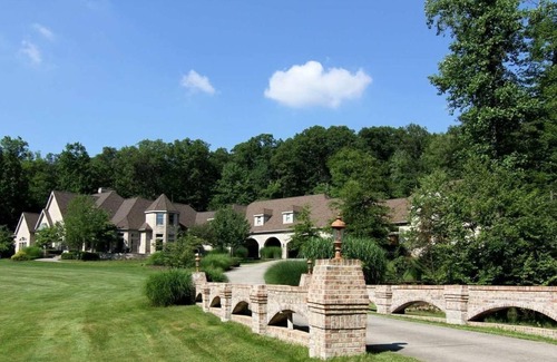 Farmington House | Live Like Royalty in Auvignon - A private Luxury Estate Nestled in the Woods
