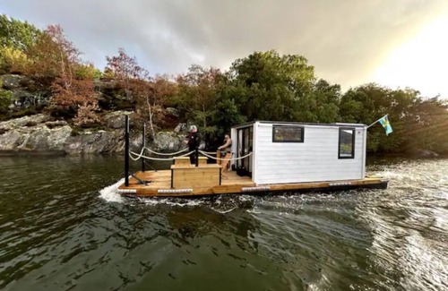 Galgamarken-Trosso Boat Rental | Live next to the sea in a houseboat in the middle of Karlskrona City Center