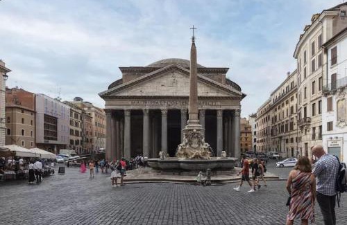 Rione VIII Sant'Eustachio Apartment | Live Roma - Luxury Pantheon View