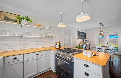 Largo House | Live Simply Cottage: Spacious 4-Bedroom Home in Clearwater