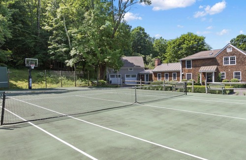 New Preston House | Live the good life in this luxury Lake Waramaug retreat!