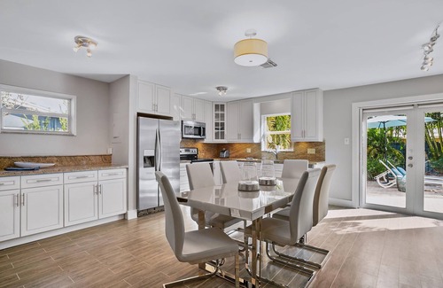 Coral Heights House | Live the Good Life and Make Vivid Memories!