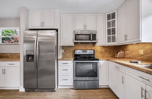 Coral Heights House | Live the Good Life and Make Vivid Memories!