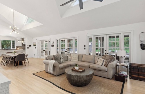 East Hampton House | Live the good life and escape out east to Sag Harbor/Wainscott!