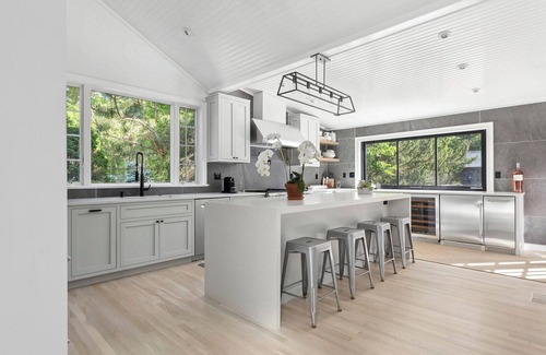 East Hampton House | Live the good life and escape out east to Sag Harbor/Wainscott!