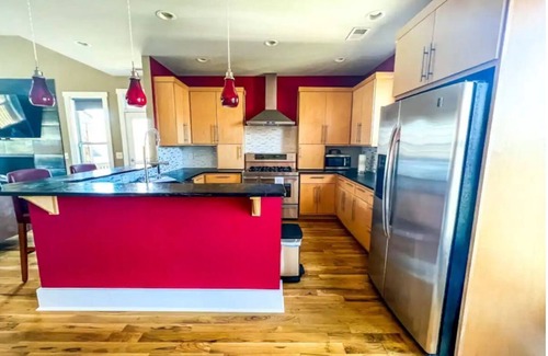 Smyrna House | Live, Work, Play! Near Battery Park/Braves & more! Prime location near highways!
