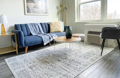 Corryville Apartment | ★Lively 1BD/1BA + Gym - Downtown Cincinnati★