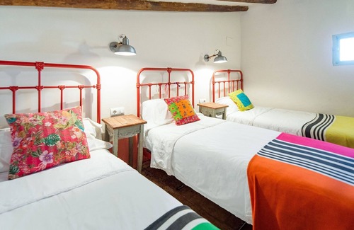 Fraga House | Lively holiday home in Fraga with private pool