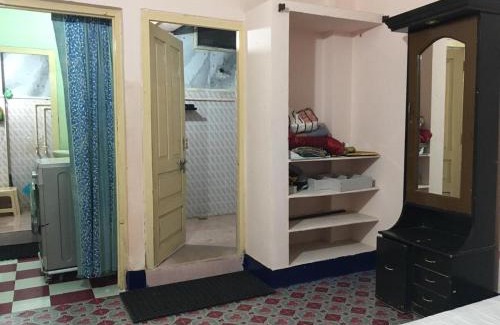 Nampally Apartment | Lively vibes ensured