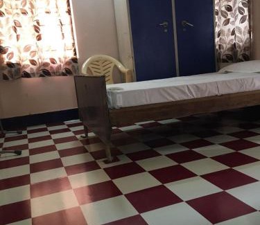 Nampally Apartment | Lively vibes ensured