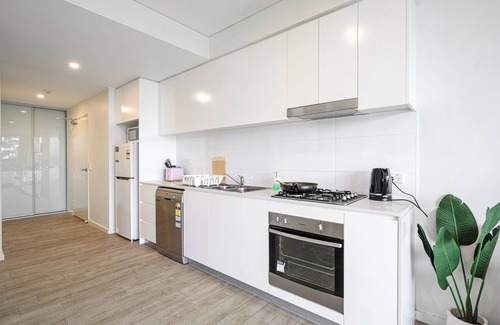 Liverpool Apartment | Liverpool adorable 2Br apt with Free Parking