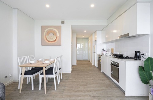 Liverpool Apartment | Liverpool adorable 2Br apt with Free Parking