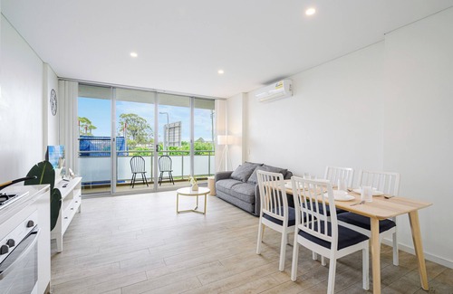 Liverpool Apartment | Liverpool adorable 2Br apt with Free Parking