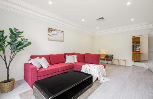 Liverpool House | Liverpool Oasis 5BR Home for Groups and Families