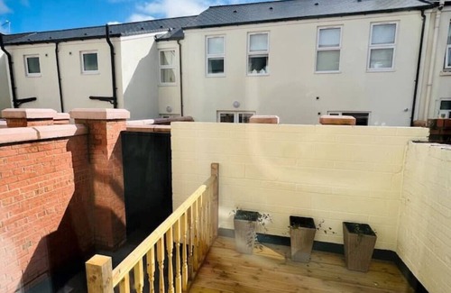 Liverpool House | Liverpool Peach House