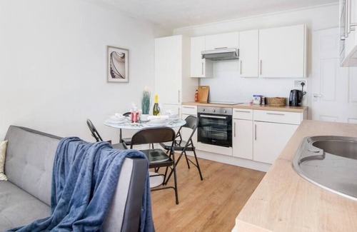 Luton Apartment | Livestay 2 Bed Apt*FREE Parking*Long Stay Discount