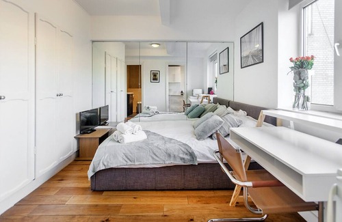 Brompton & Hans Town Apartment | Living as a local in a Chelsea studio flat!