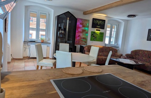 Sulzbach-Rosenberg Apartment | Living by the Löwenbrunnen