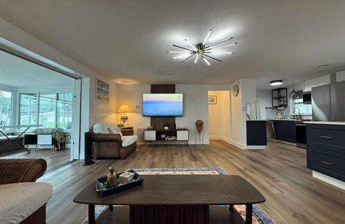Fullers Earth House | Living fun & Easy on the Water