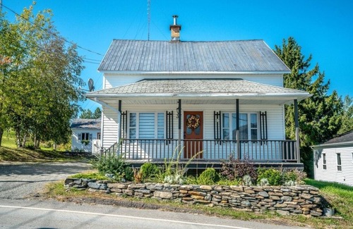 Saint-Fabien-de-Panet Ski Chalet | Living "La Belle Vie" in the mountains