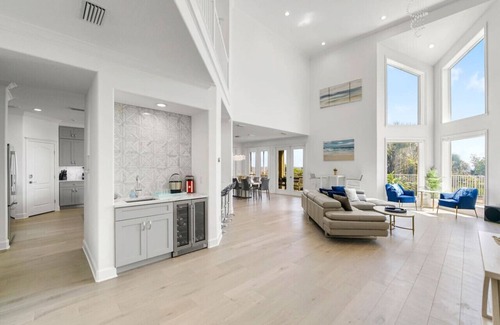 Crescent Beach House | Living Luxe |A 5-star holiday getaway!