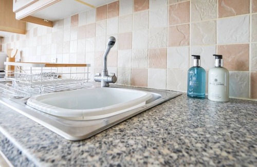 Livingston House | Livingston 4 Bed + Car Space