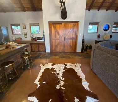 Bela-Bela House | Livingstone Bush Lodge, Mabalingwe