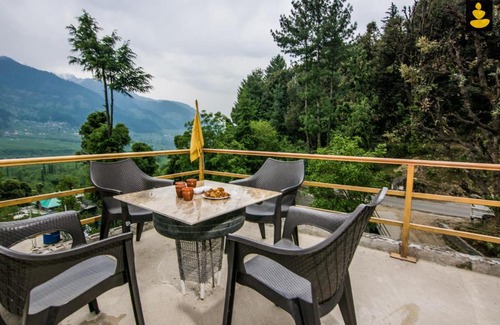 Manali House | LivingStone Valley View Homestay Manali