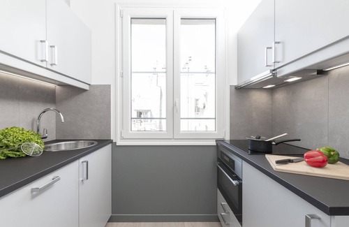 Quartier de la Porte-Saint-Denis Apartment | LivinParis | Luxury 2 Bedrooms Opera IV