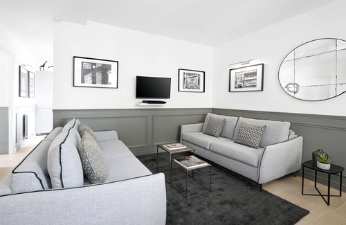 Quartier de la Porte-Saint-Denis Apartment | LivinParis | Luxury 2 Bedrooms Opera IV