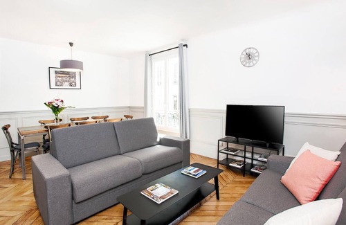 Saint-Vincent-de-Paul Apartment | LivinParis | Luxury 4 Bedrooms Opera Lafayette IV