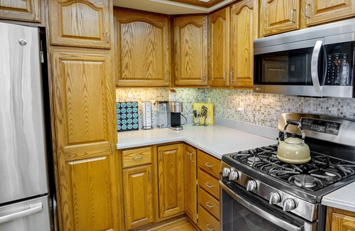Livonia House | Livonia Vacation Rental ~ 23 Mi to Detroit!