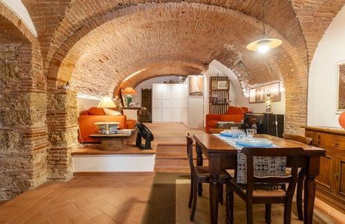 Livorno Apartment | Livorno Central and Stylish Apartment