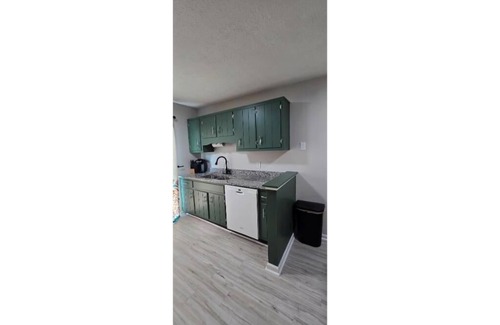 Radcliff Apartment | Liz & Frankie's Place