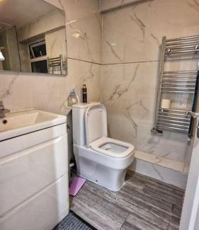 Dagenham Apartment | Lizola Homes Rooms