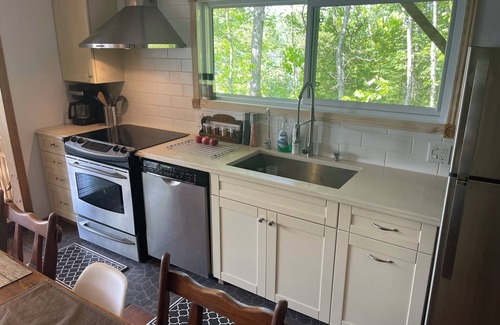 Chertsey House | LKFRNT | Chalet VISTA – Lac Paré ✦ Spa ✦ Waterfront