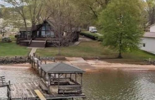 Mooresville House | LKN Water Front w/Dock – Swim, Boat, Relax!