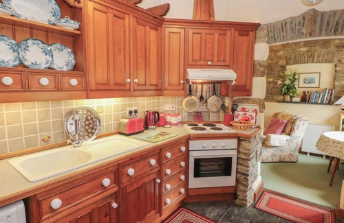 Castlemorris Cottage | LLAETHDY COTTAGE, pet friendly, with a garden in Letterston