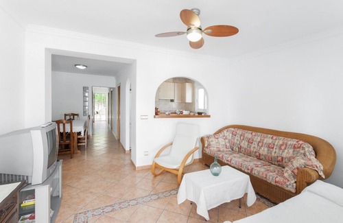 Oliva House | LLAMÀNTOL - Cosy house with private terrace near the beach.